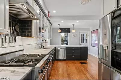37 Mountain Ave, Summit, NJ 07901 - Photo 11