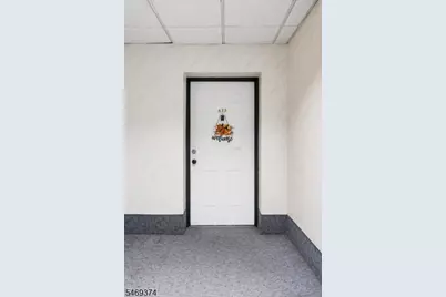 19-31 Lyons Ave #610, Newark, NJ 07112 - Photo 3