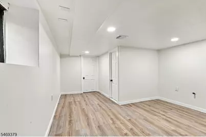 98 Vermont Ave, Newark, NJ 07106 - Photo 21
