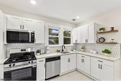 98 Vermont Ave, Newark, NJ 07106 - Photo 9