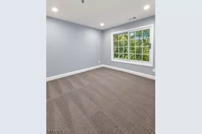 1124 Waterford Dr, Edison, NJ 08817 - Photo 9