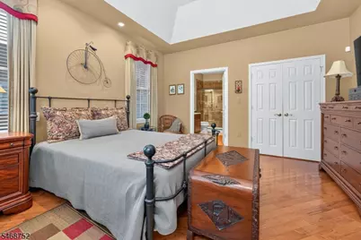 69 Samson Dr, Raritan Township, NJ 08822 - Photo 5