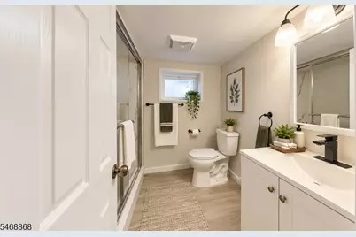 136 W Colfax Ave, Roselle Park, NJ 07204 - Photo 13