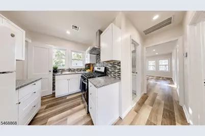 136 W Colfax Ave, Roselle Park, NJ 07204 - Photo 9