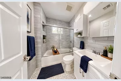 136 W Colfax Ave, Roselle Park, NJ 07204 - Photo 3