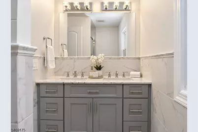 1048 Kensington Ter, Union Township, NJ 07083 - Photo 9