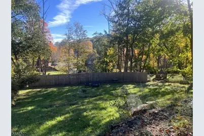 17 Shawnee Trl, Sparta Township, NJ 07871 - Photo 13