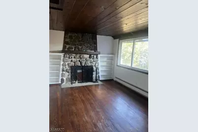 17 Shawnee Trl, Sparta Township, NJ 07871 - Photo 3