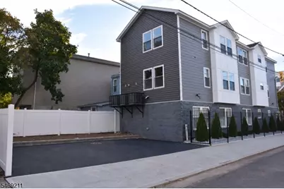 636 S 10th St, Newark, NJ 07108 - Photo 27
