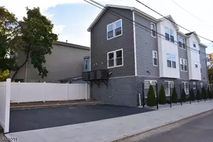 636 S 10th St, Newark, NJ 07108 - Photo 27