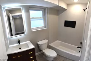 636 S 10th St, Newark, NJ 07108 - Photo 9