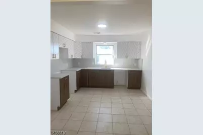 110 Fabyan Pl #2, Newark, NJ 07112 - Photo 7