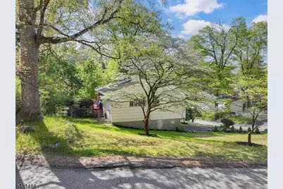 3 Nice Pl, Hopatcong, NJ 07843 - Photo 9