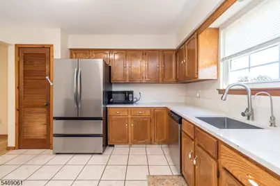 3504 Wellington Ct, Hillsborough Township, NJ 08844 - Photo 9