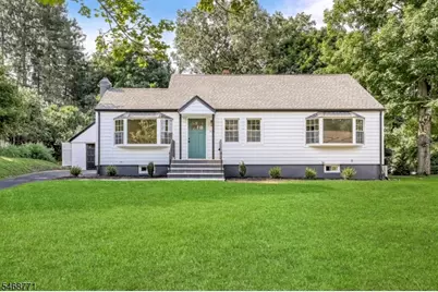 924 Franklin Ave, Franklin Lakes, NJ 07417 - Photo 1