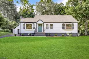 924 Franklin Ave, Franklin Lakes, NJ 07417 - Photo 1