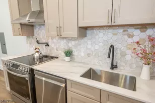 21 Lincoln Park, Newark, NJ 07102 - Photo 7