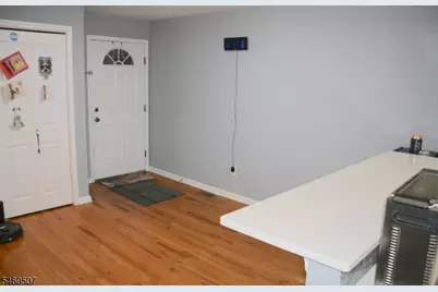 38 Parkside Ct, Wayne, NJ 07470 - Photo 3