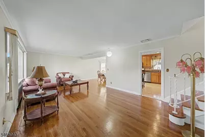 136 Headley Ter, Union Township, NJ 07083 - Photo 5