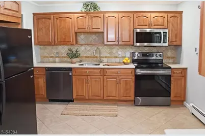 121 Leland Trl, Hopatcong, NJ 07843 - Photo 3