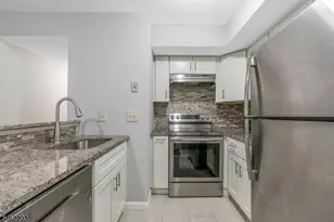 12 Tansy Ct, Bedminster Township, NJ 07921 - Photo 9