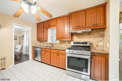 188 N Livingston Ave, Livingston Twp., NJ 07039 - Photo 9