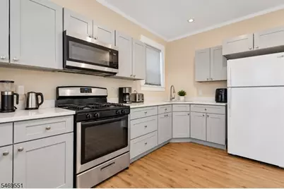 76 W Grove Ter, Irvington, NJ 07111 - Photo 5