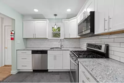 54 Evergreen Ave, Woodbridge Township, NJ 08863 - Photo 13
