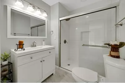 105 Wimbledon Sq, Washington Township, NJ 07840 - Photo 17