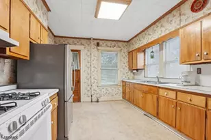 37 Gould Pl, Caldwell, NJ 07006 - Photo 13