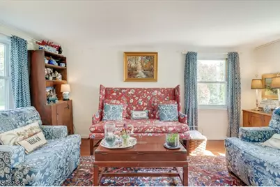 108 Bartley Rd, Washington Township, NJ 07853 - Photo 5