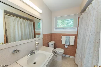 912 Colfax Ave, Pompton Lakes, NJ 07442 - Photo 15