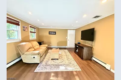 8 Hillside Ct East, Morris Plains, NJ 07950 - Photo 17