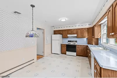 88 Old Farmers Rd, Washington Township, NJ 07853 - Photo 11