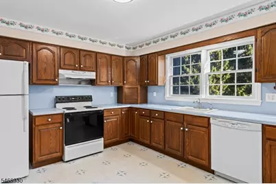 88 Old Farmers Rd, Washington Township, NJ 07853 - Photo 15