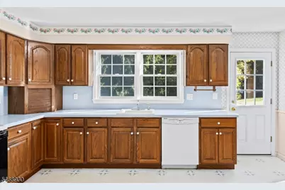 88 Old Farmers Rd, Washington Township, NJ 07853 - Photo 13