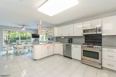 34 Reston Rd, Wayne, NJ 07470 - Photo 3