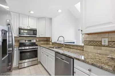 261 Riverwalk Way, Clifton, NJ 07014 - Photo 9