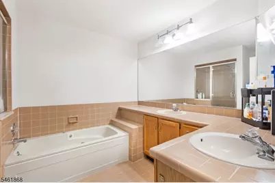16 Stone Edge Rd, Bedminster Township, NJ 07921 - Photo 19