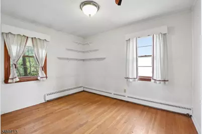 418 Chain O Hills Rd, Woodbridge Township, NJ 07067 - Photo 19