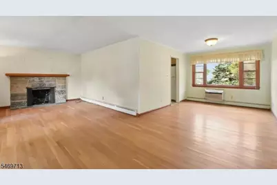 418 Chain O Hills Rd, Woodbridge Township, NJ 07067 - Photo 7