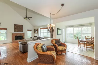 14 Vista Dr, Mount Olive, NJ 07836 - Photo 11
