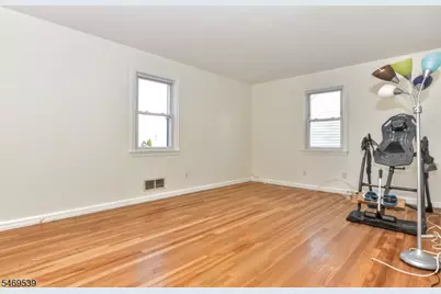 44 Ekings Ave, Hawthorne, NJ 07506 - Photo 7
