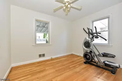 44 Ekings Ave, Hawthorne, NJ 07506 - Photo 15