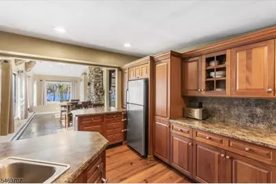 32 Lakeside Dr E, Liberty Township, NJ 07823 - Photo 17