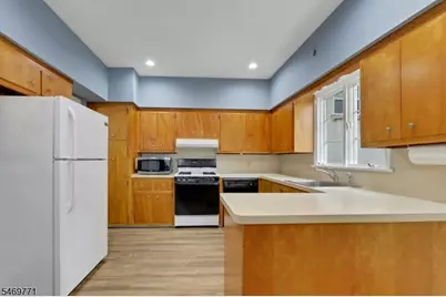 343 Wagaraw Rd, Hawthorne, NJ 07506 - Photo 13