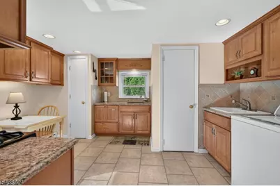 38 Nomahegan Ct, Cranford Township, NJ 07016 - Photo 31