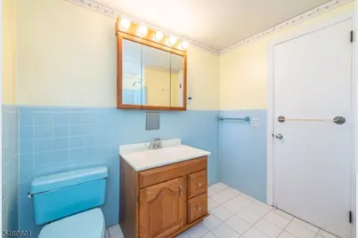 33 Weaver Pl, East Hanover Township, NJ 07936 - Photo 9
