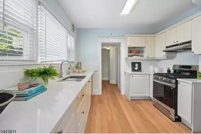 2 Woodland Rd, Maplewood Twp., NJ 07040 - Photo 13
