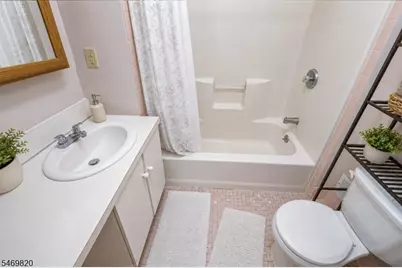 11 Ledgerock Ct, Parsippany, NJ 07950 - Photo 37